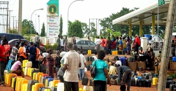 BREAKING: Petrol scarcity hits FCT as NARTO stops lifting products