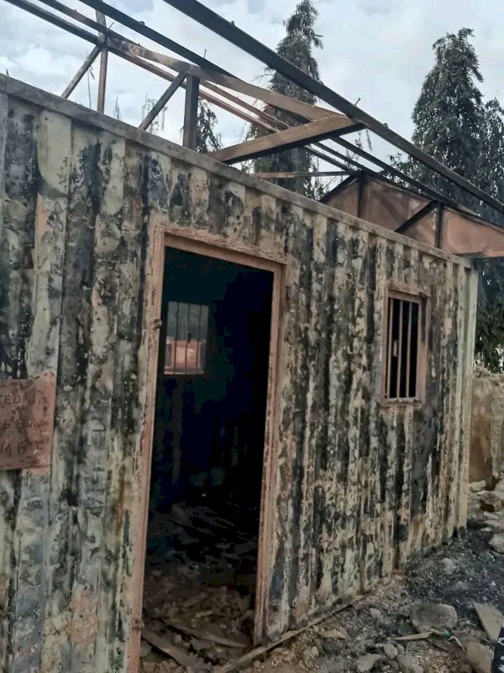 JUST-IN:Four nabbed as hoodlums torch police container at Abuja checkpoint.