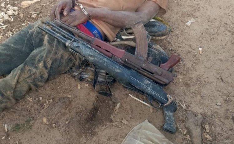 Police neutralise armed robber, recover AK-47 rifle and pump action gun in Niger state