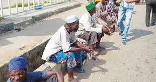 Corporate Beggar who makes ₦2.4m yearly,lament over economic hardship.