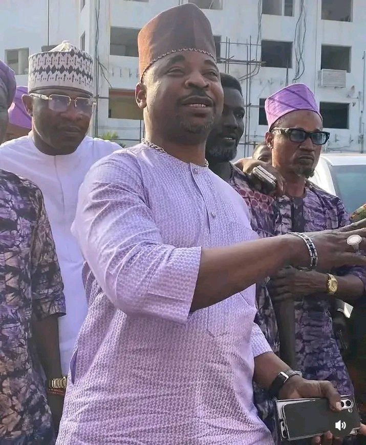 Court sacks MC Oluomo,Re-affirms Baruwa as NURTW President.