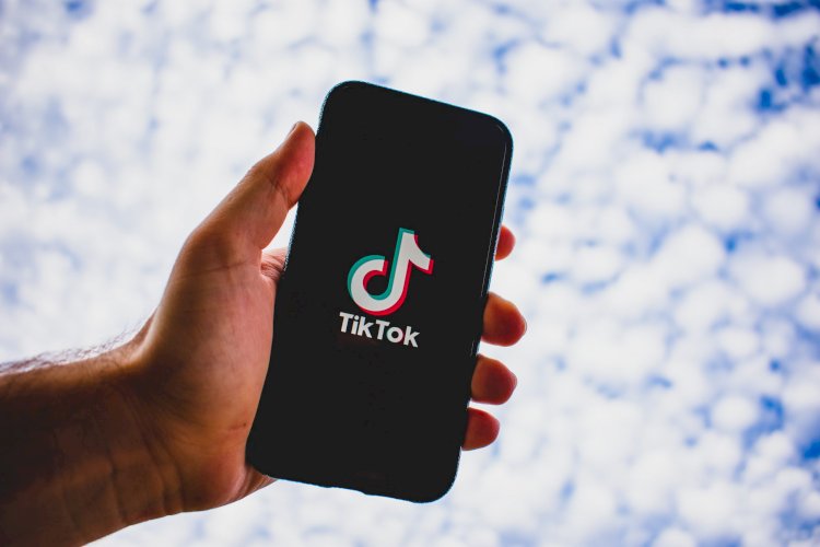 TikTok hits one billion users,faces multiple controversies